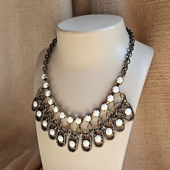 You & I Chunky White and Antiqued Gold Statment Collar Bib Necklace - Picture 3 of 8